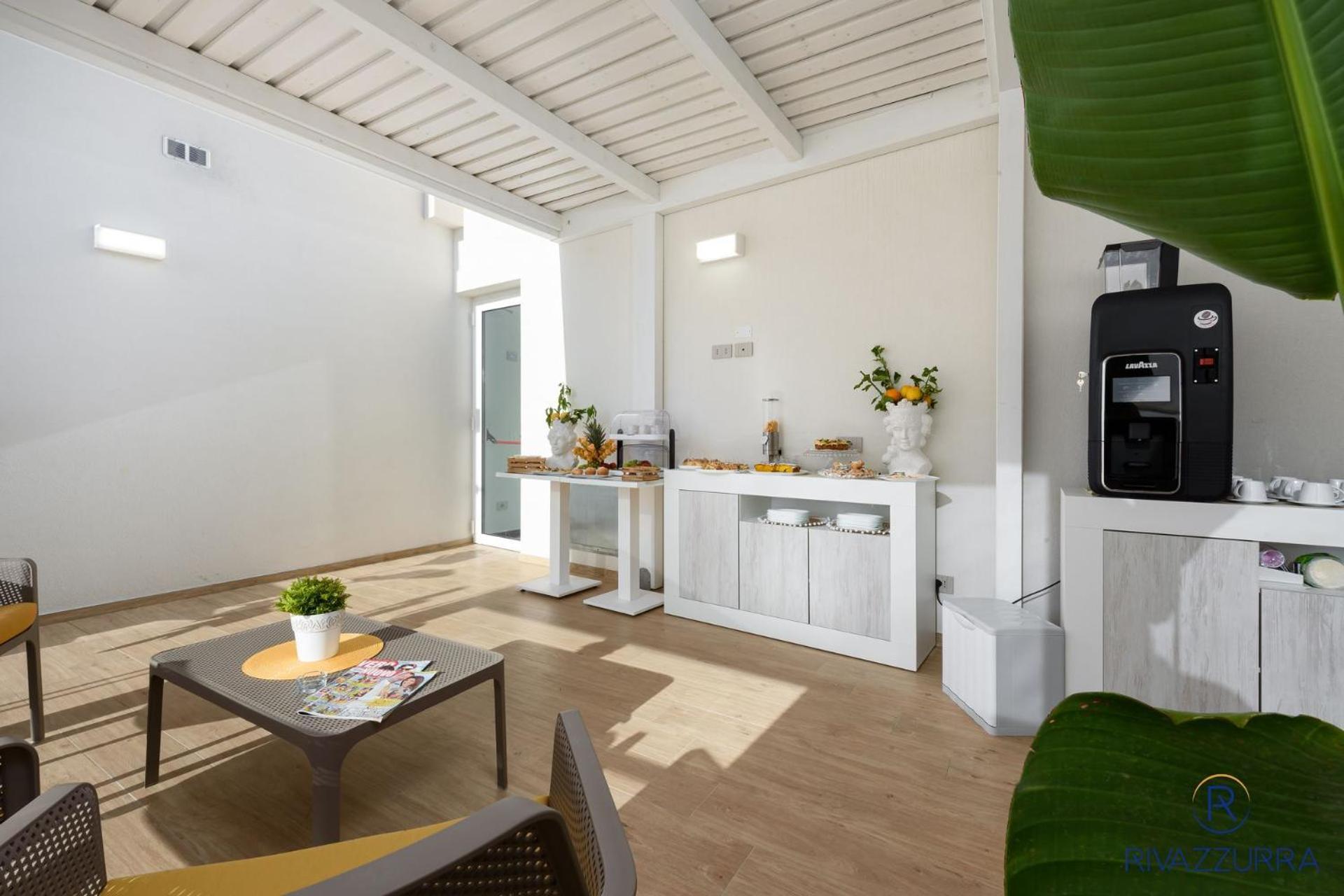 Rivazzurra Beach Rooms ซานวิโต โลคาโป ภายนอก รูปภาพ